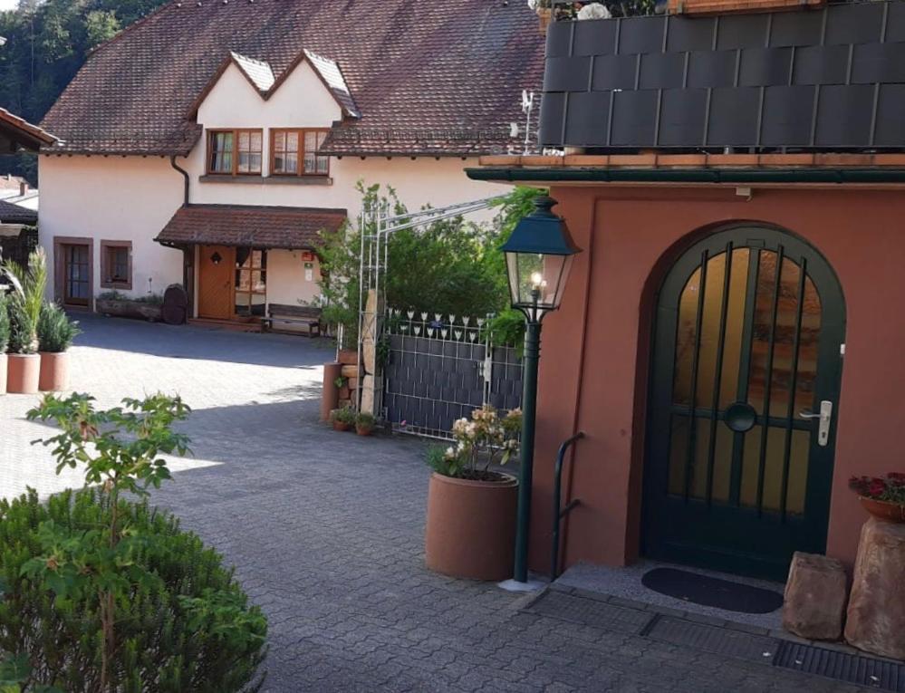 Pension - Gaestehaus Zum Pfaelzerwald Hinterweidenthal Exteriér fotografie