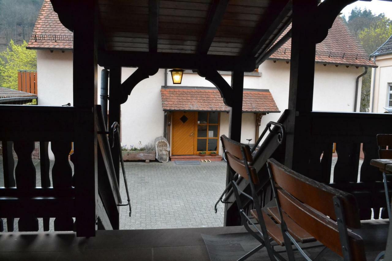 Pension - Gaestehaus Zum Pfaelzerwald Hinterweidenthal Exteriér fotografie